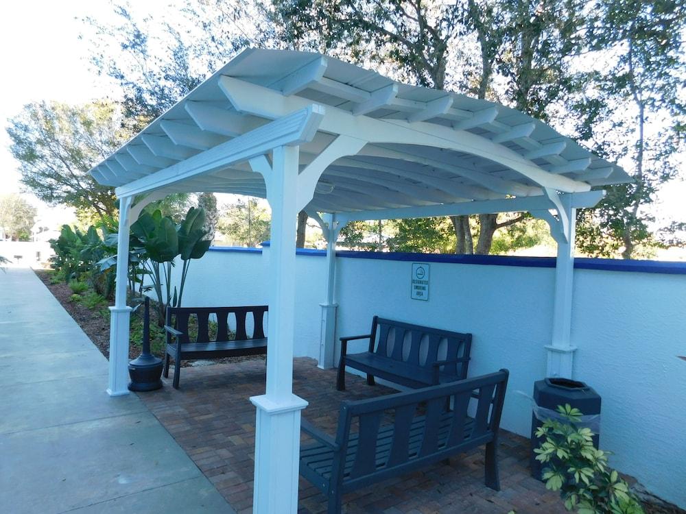 Microtel Inn & Suites By Wyndham Port Charlotte Punta Gorda Exteriör bild
