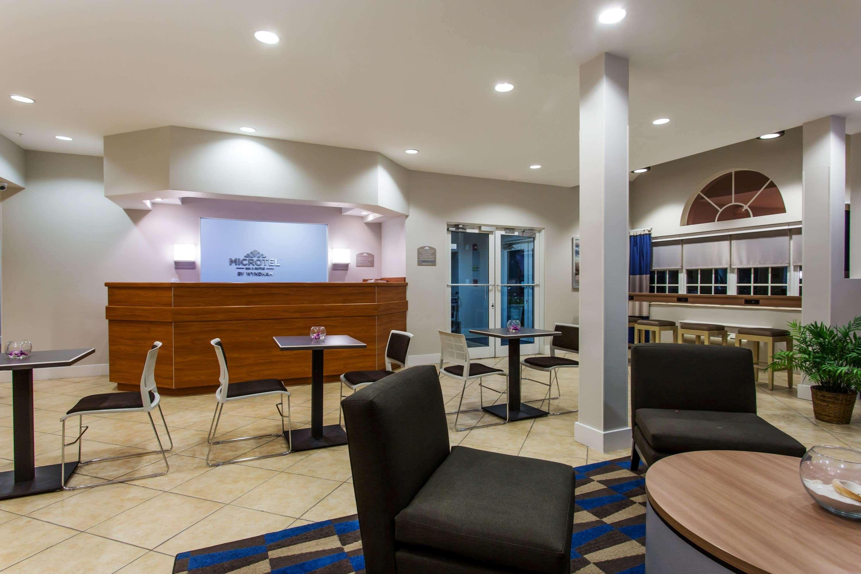Microtel Inn & Suites By Wyndham Port Charlotte Punta Gorda Exteriör bild