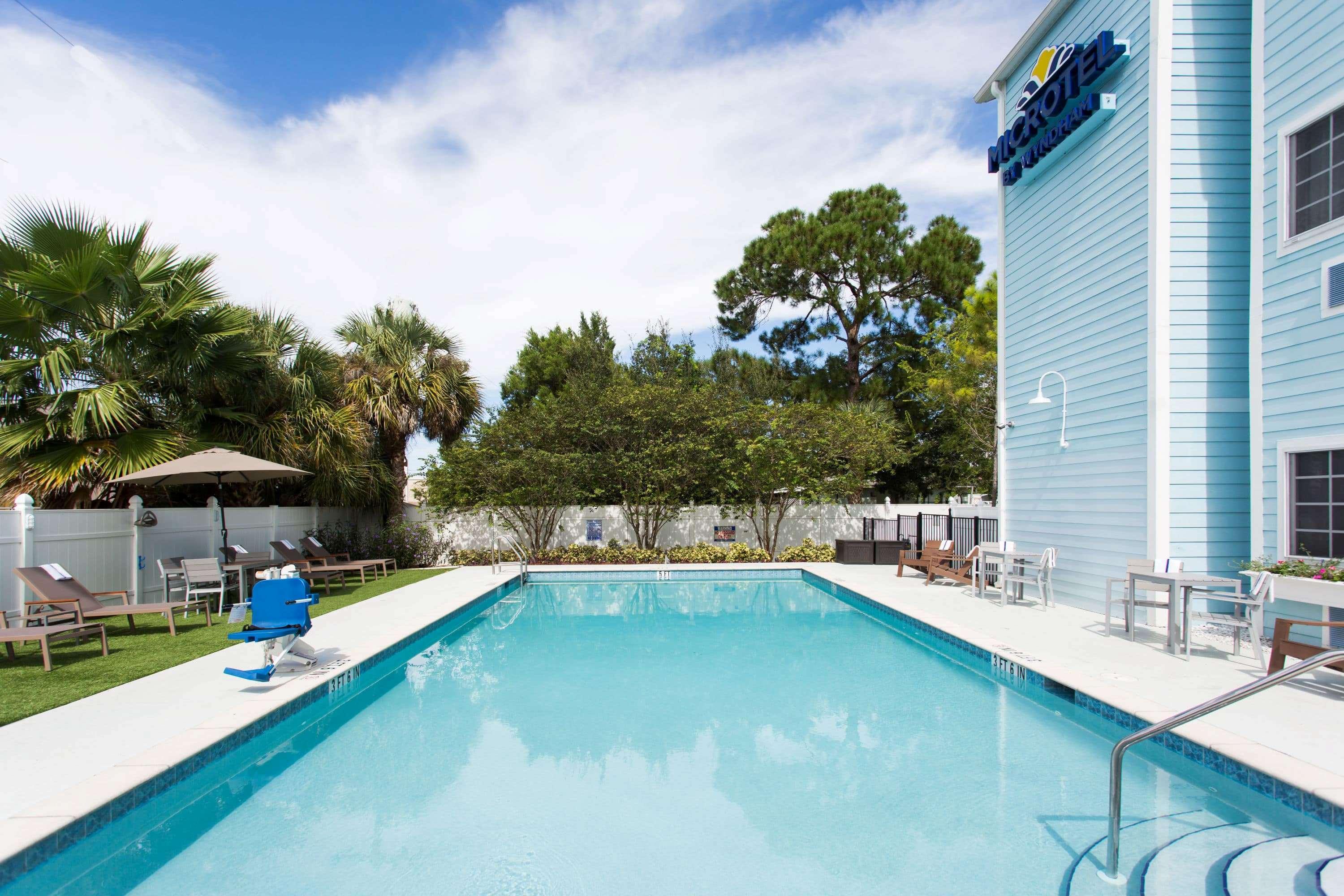 Microtel Inn & Suites By Wyndham Port Charlotte Punta Gorda Exteriör bild