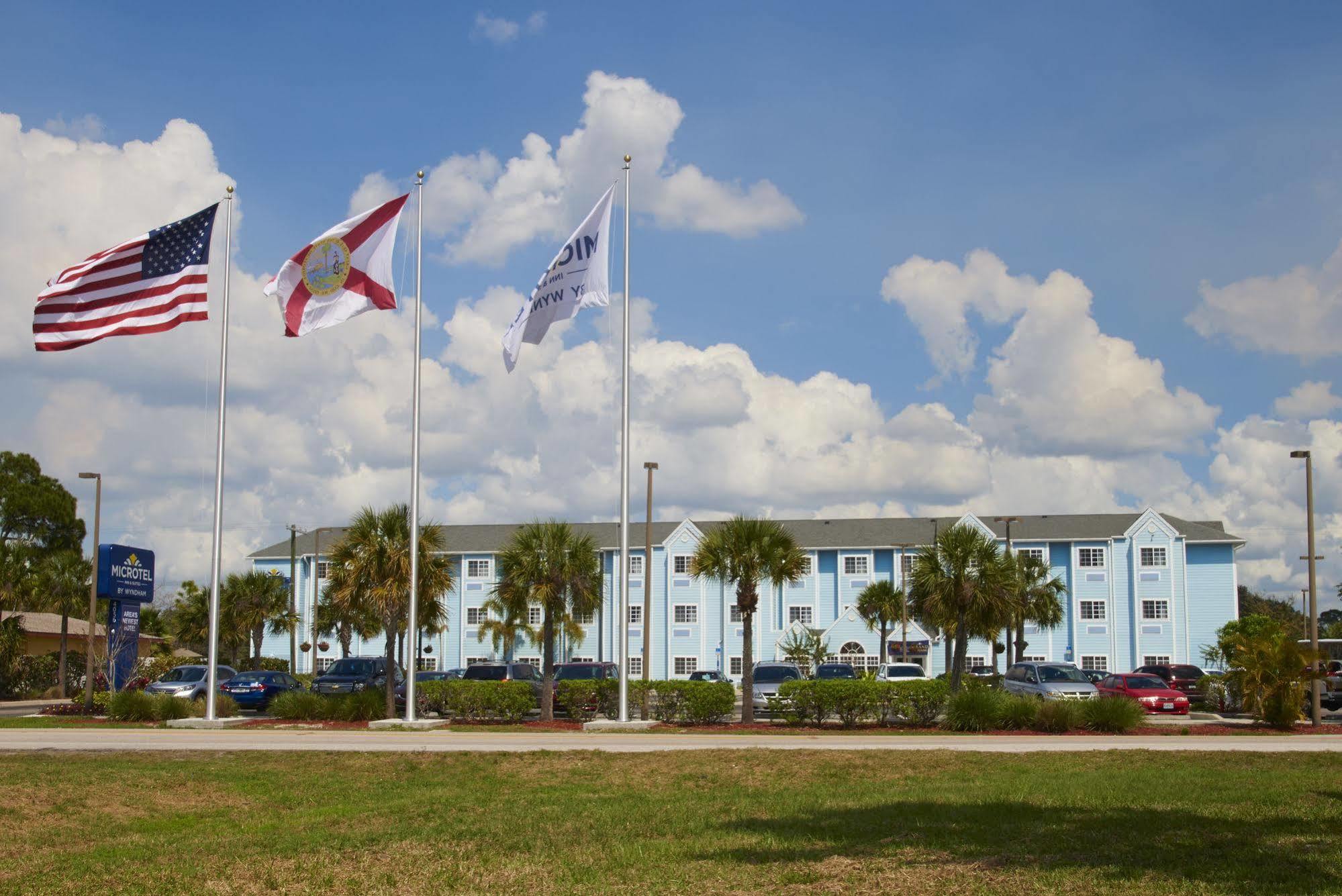 Microtel Inn & Suites By Wyndham Port Charlotte Punta Gorda Exteriör bild